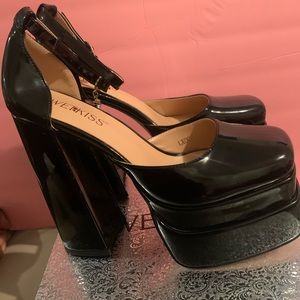 New wetkiss black square toe chunky heels